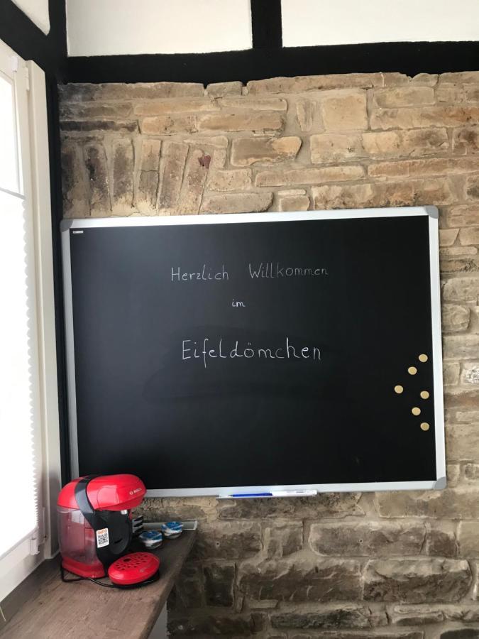 فيلا Ferienhaus Eifeldoemchen باد مونستريفل المظهر الخارجي الصورة